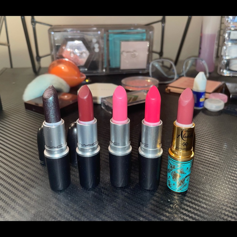 COPY - MAC lipstick Chatterbox and impassioned